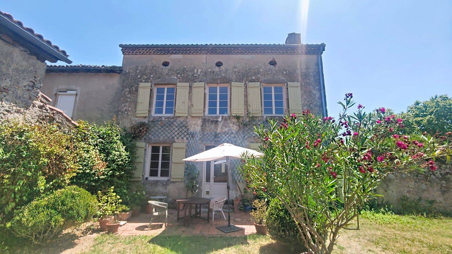 Maison 7 pièces 198 m² · à Labastide-d'Armagnac · 198 m² · 300 000 €