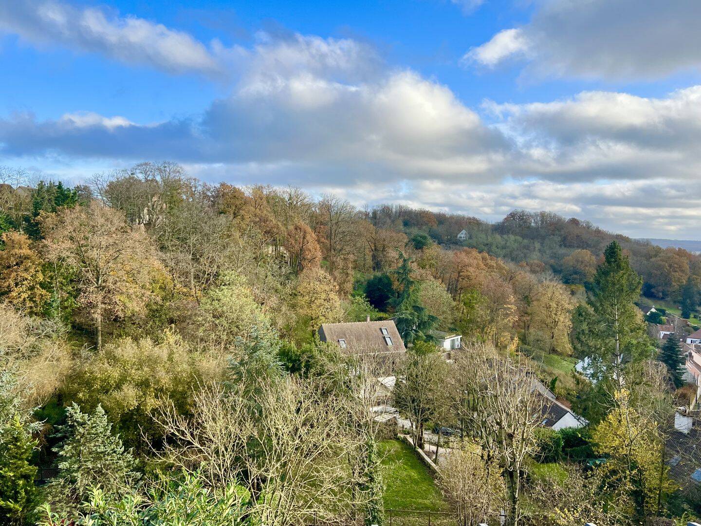 Appartement 3 pièces 52 m² · à Neauphle-le-Château · 51,6 m² · 1 078 €/mois