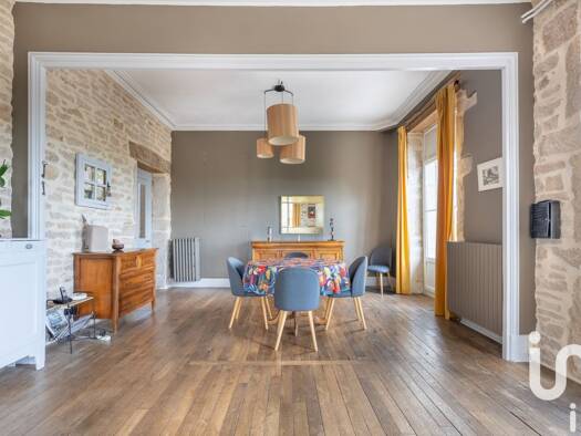 Maison à vendre 339 000 € 7 pièces 6 chambres 234 m² 2 472 m² de terrain Sennece-Saint Jean le Priche Mâcon 71000