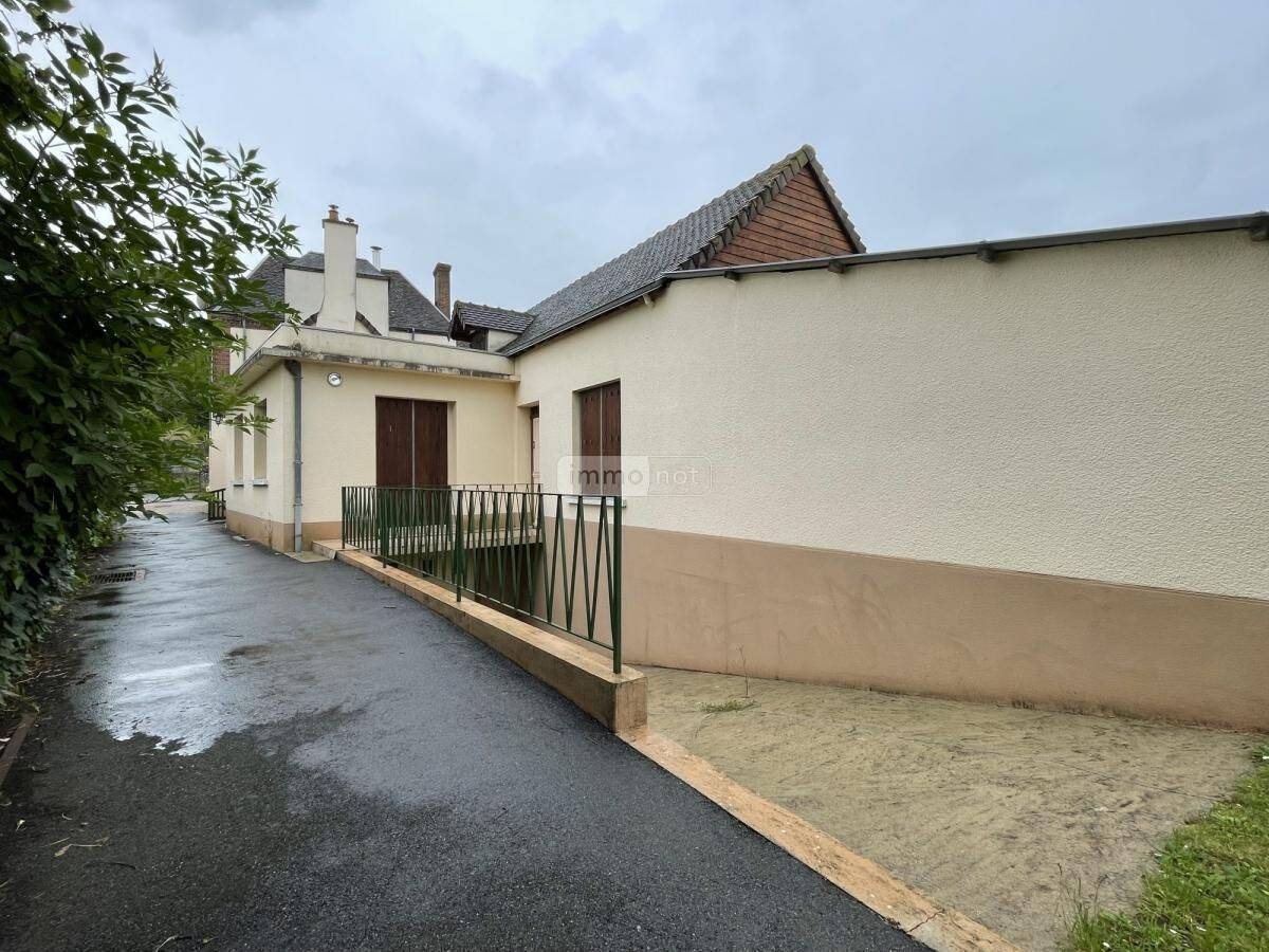 Maison 6 pièces 170 m² · à Coudrecieux · 170 m² · 123 400 €