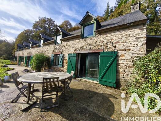 Maison à vendre 415 000 € 6 pièces 3 chambres 240 m² 7 089 m² de terrain Mellac 29300