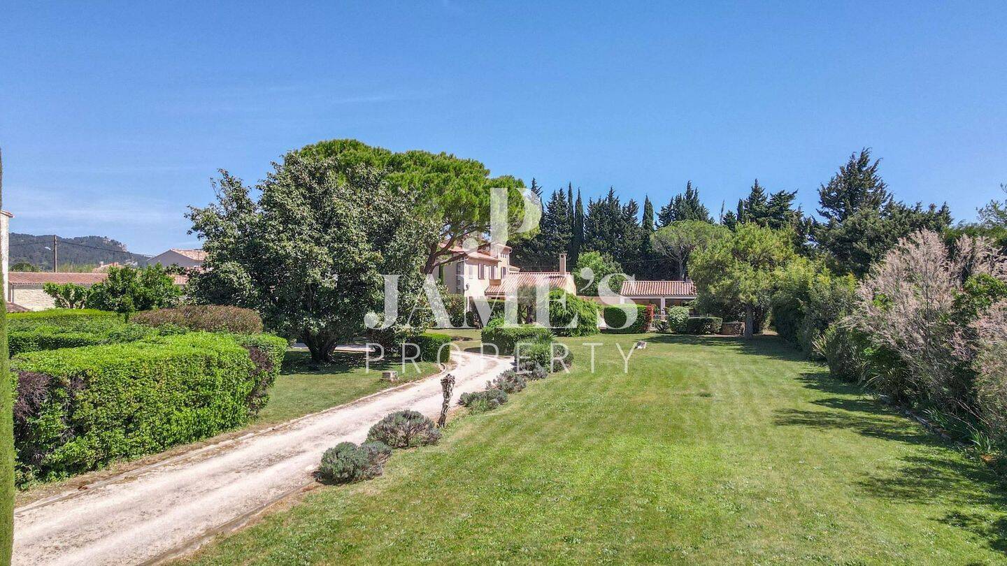 Maison 7 pièces 300 m² · à Fontvieille · 300 m² · 1 535 000 €