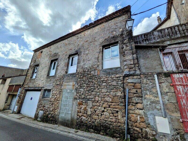 Maison 2 pièces 170 m² · à Mortagne-sur-Sèvre · 170 m² · 99 500 €
