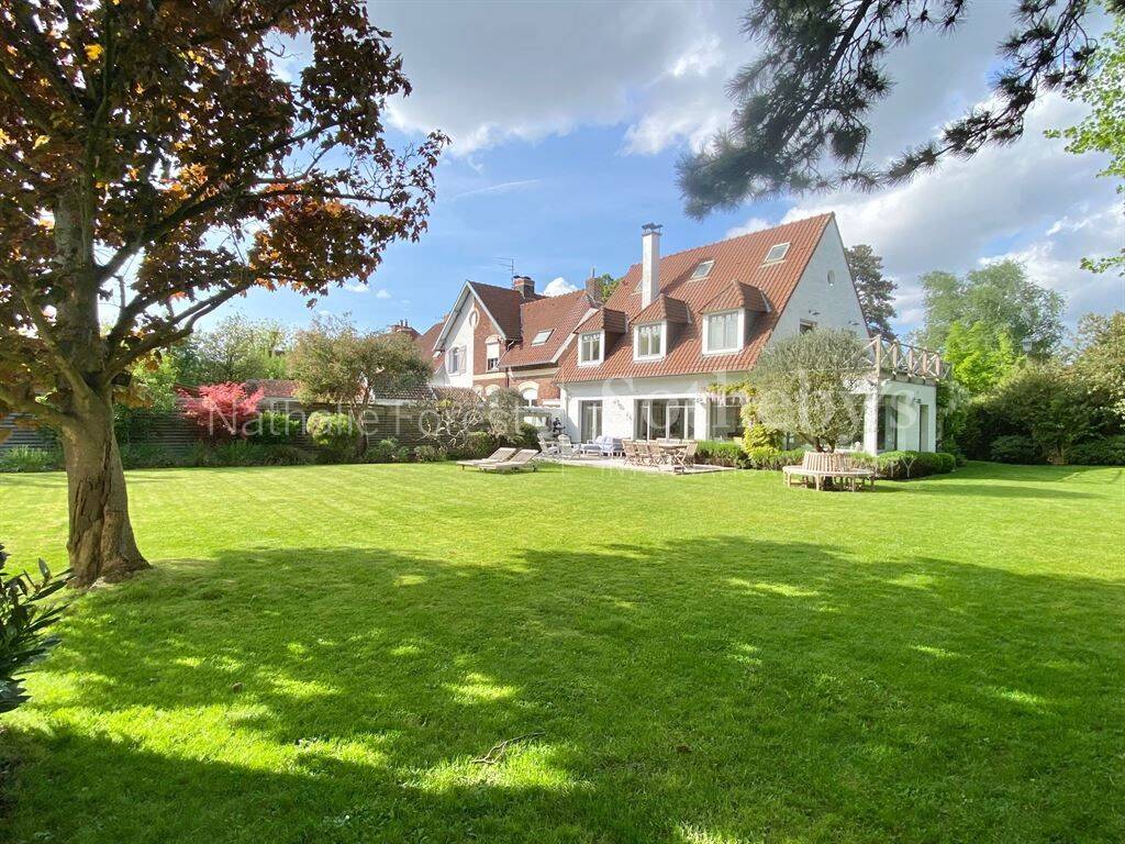 Maison 8 pièces 230 m² · à Croix · 230 m² · 1 100 000 €