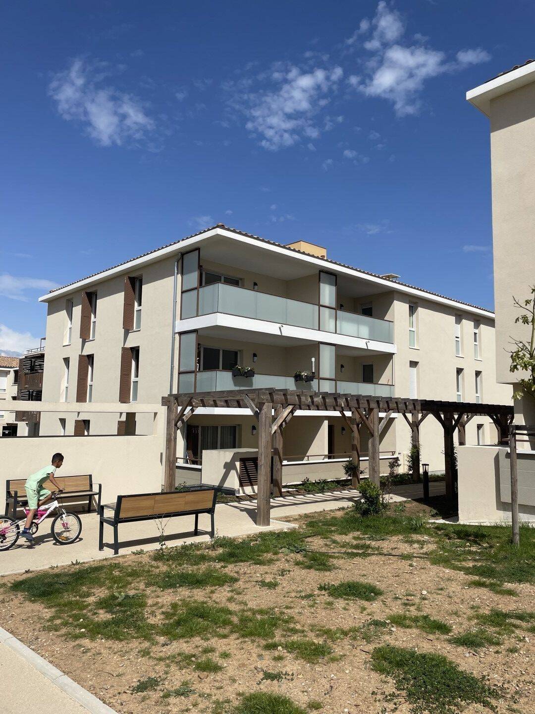 Appartement 4 pièces 82 m² · à Pierrefeu-du-Var · 82 m² · 276 000 €