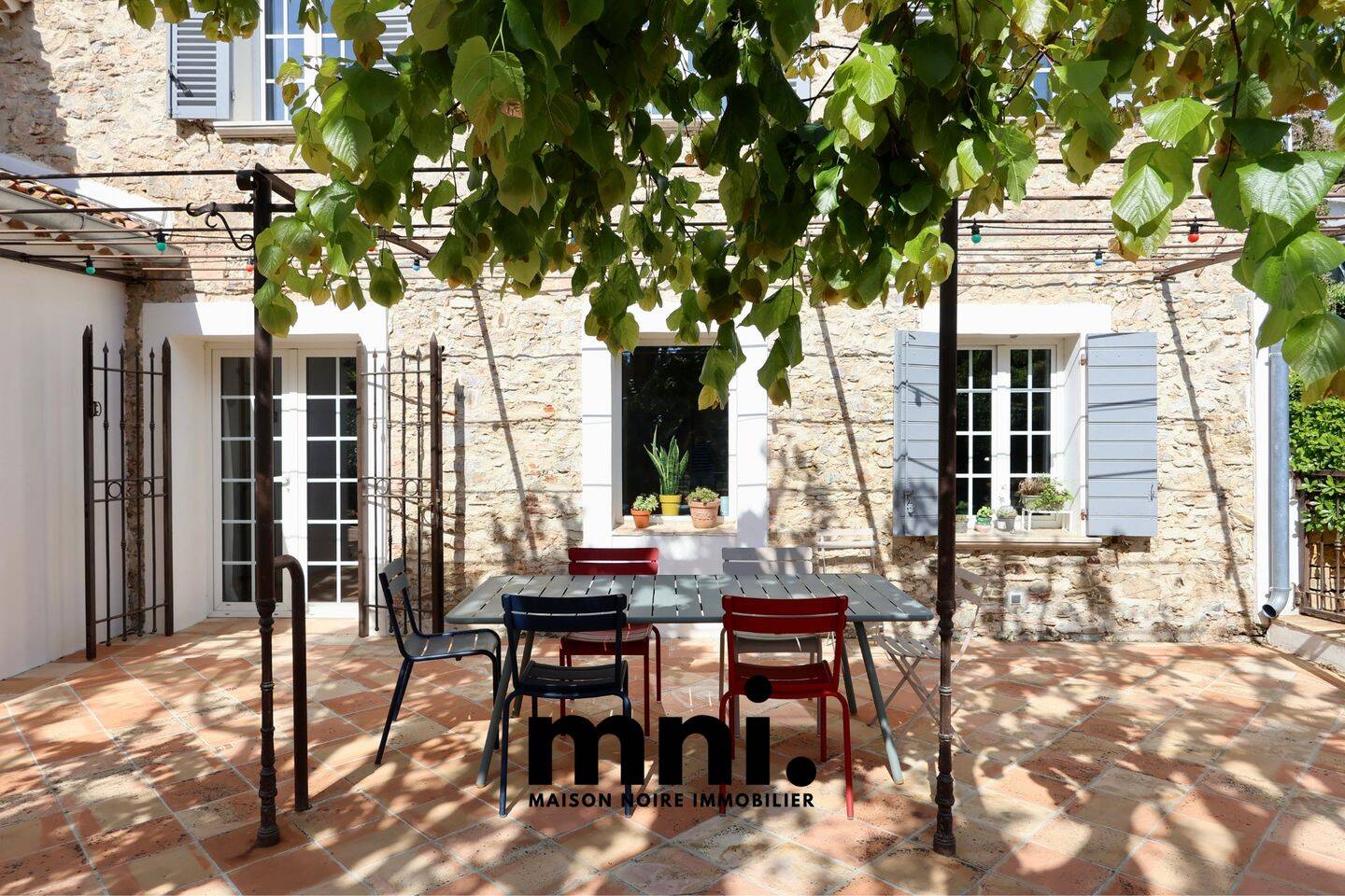 Maison 6 pièces 230 m² · à Six-Fours-les-Plages · 230 m² · 1 890 000 €