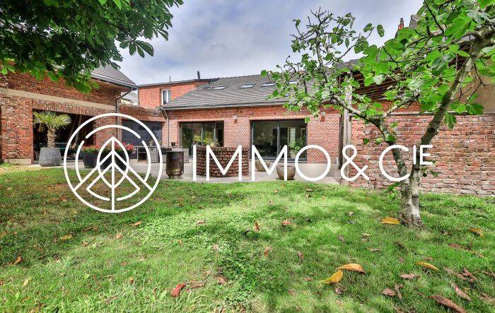 Maison 6 pièces 219 m² · à Pérenchies · 219 m² · 499 000 €