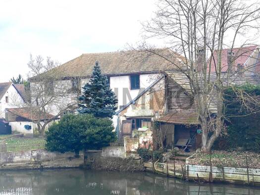 Villa à vendre 595 000 € 1 pièce 1 chambre 370 m² 581 m² de terrain Ivry-la-Bataille 27540