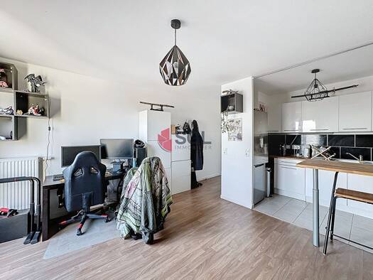 Appartement à vendre 165 000 € 2 pièces 1 chambre 39 m² Étage 6/6 Boussy-Saint-Antoine 91800