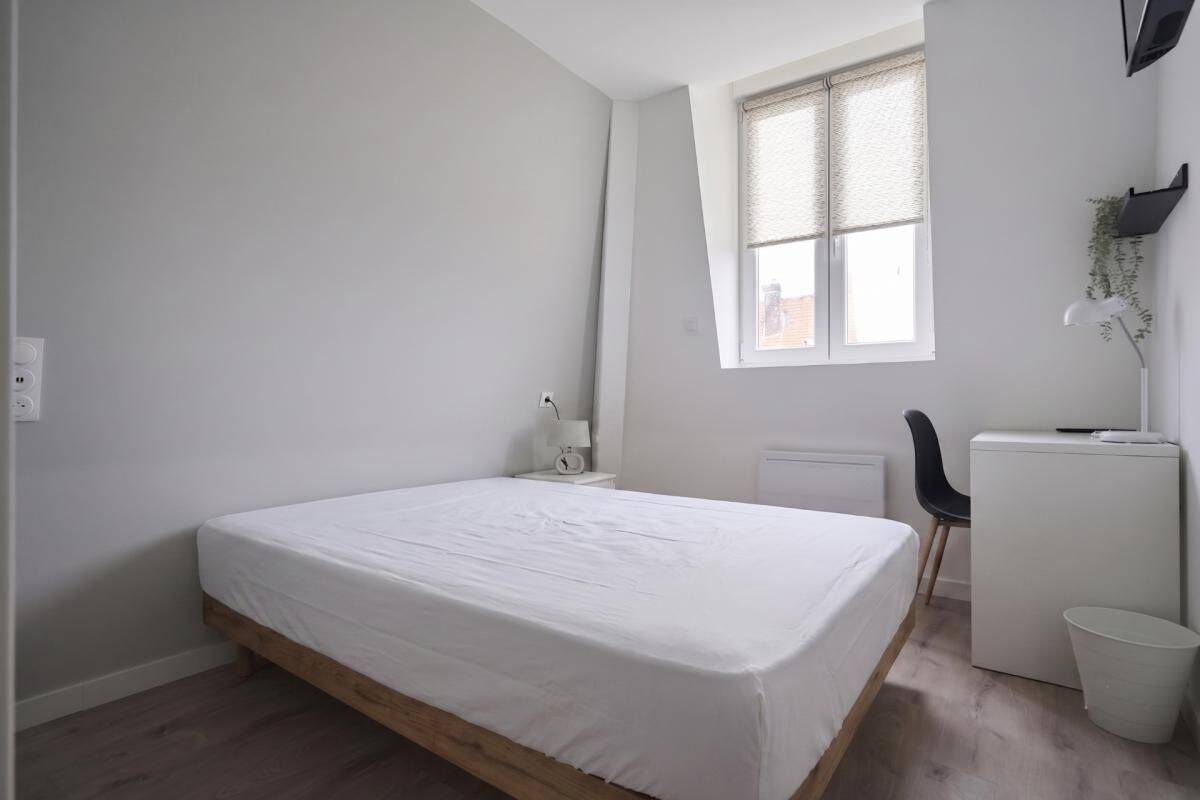 1 pièce 9 m² · à Lille · 9 m² · 470 €