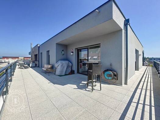 Appartement à vendre 546 000 € 5 pièces 3 chambres 108 m² RDC Sierentz 68510