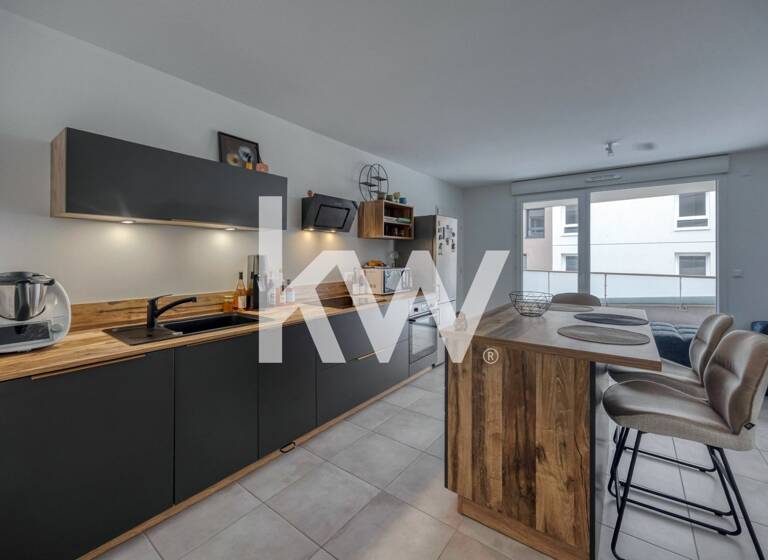Appartement à vendre 220 000 € 2 pièces 1<br/>chambre 44,4 m²<br/>superficie 2/5<br/>étage Zone Activité Meylan 38240