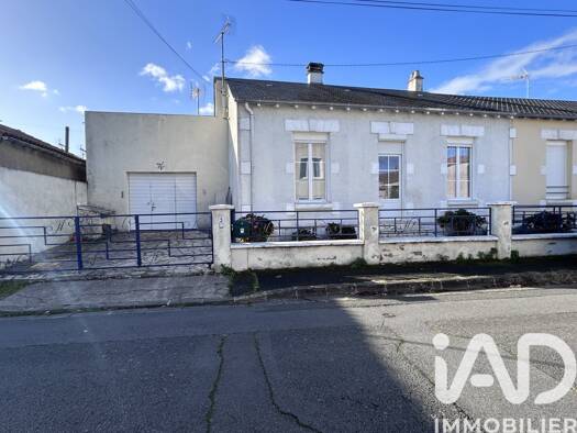 Maison de plain-pied à vendre 111 000 € 3 pièces 2 chambres 88 m² Crevant-Descartes Thouars 79100