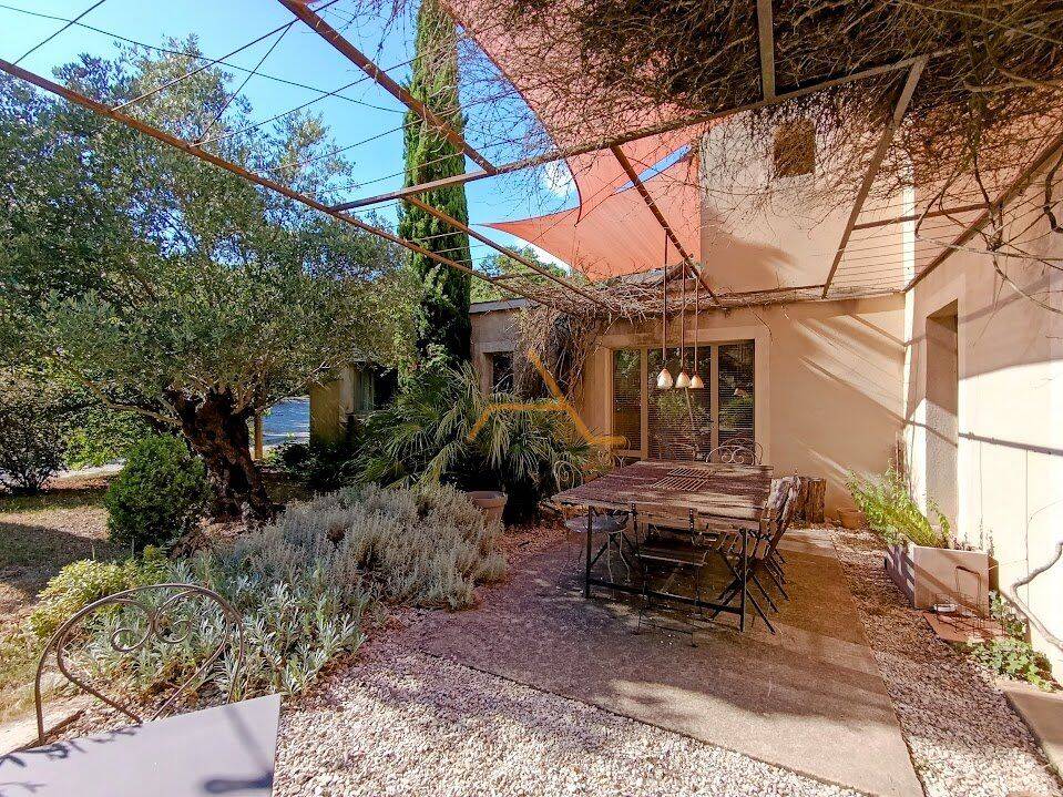 Maison 8 pièces 240 m² · à La Touche · 240 m² · 699 000 €