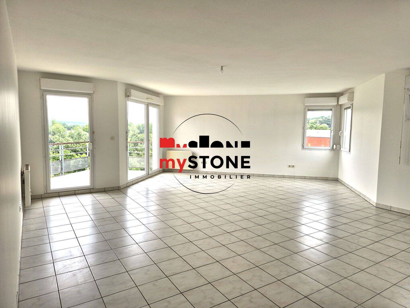 Appartement 4 pièces 94 m² · à Jassans-Riottier · 94 m² · 1 295 €