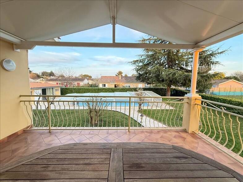 Maison à louer 1 350 € 4 pièces 3 chambres 102 m² disponible à partir du 10/05/2025 Saint-Magne-de-Castillon 33350