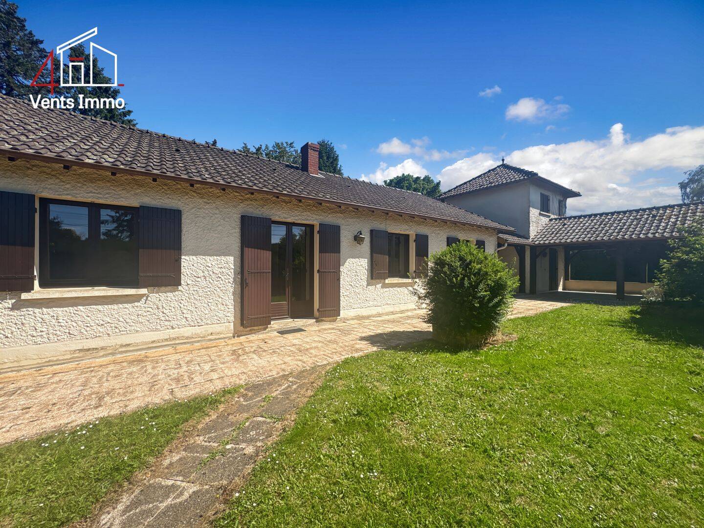 Maison 8 pièces 270 m² · à Boisseuil · 270 m² · 258 000 €