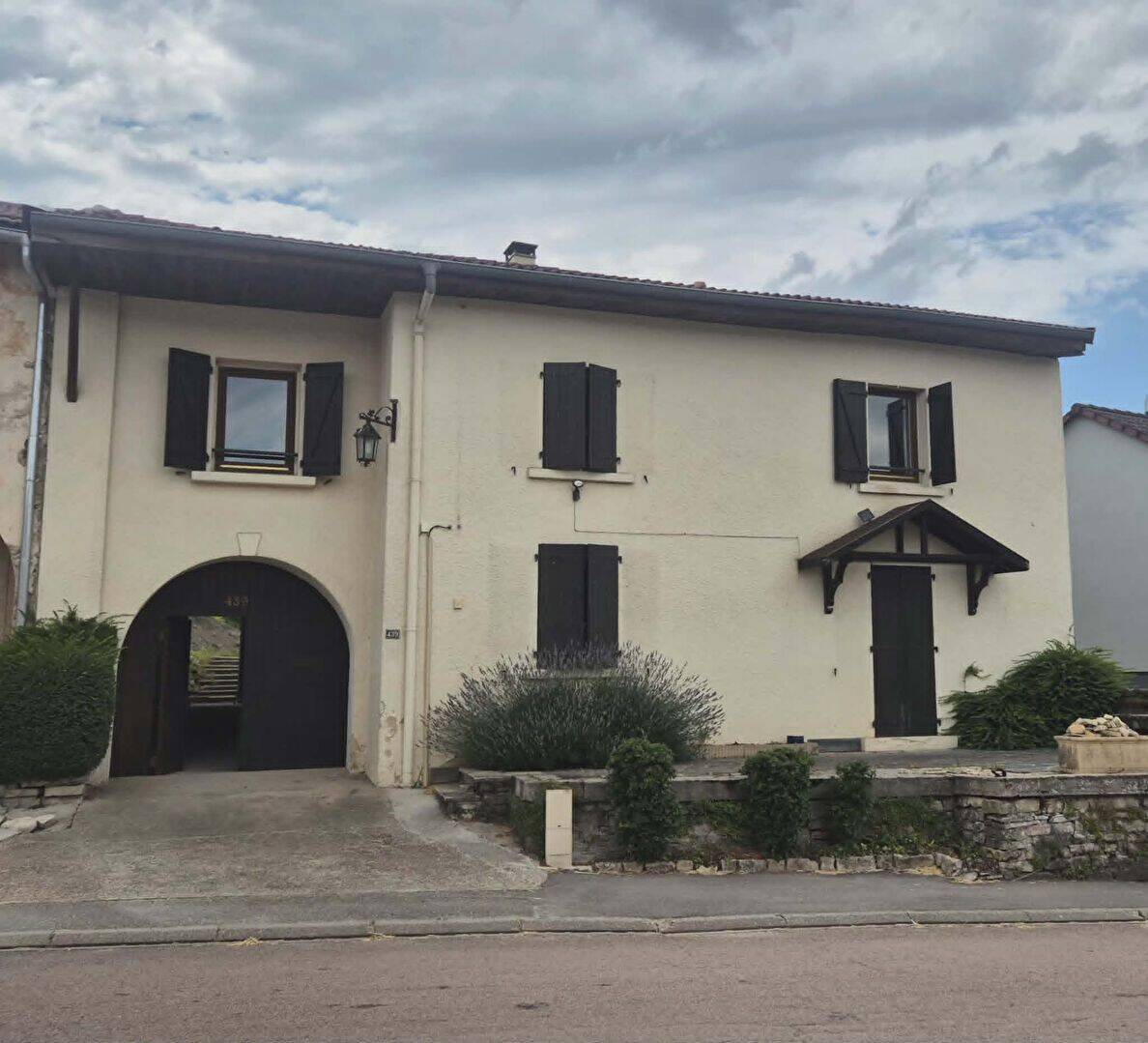 Maison 5 pièces 183 m² · à Évaux-Et-Ménil · 183 m² · 955 €