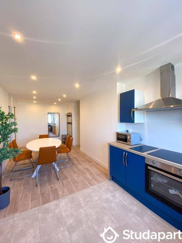 1 pièce 10 m² · à Lyon 8ème Arrondissement · 10 m² · 545 €/mois