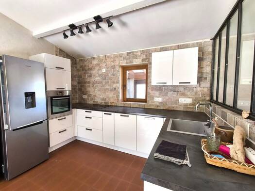 Maison de plain-pied à vendre 348 500 € 5 pièces 3 chambres 147 m² 1 449 m² de terrain Chantemerle-lès-Grignan 26230