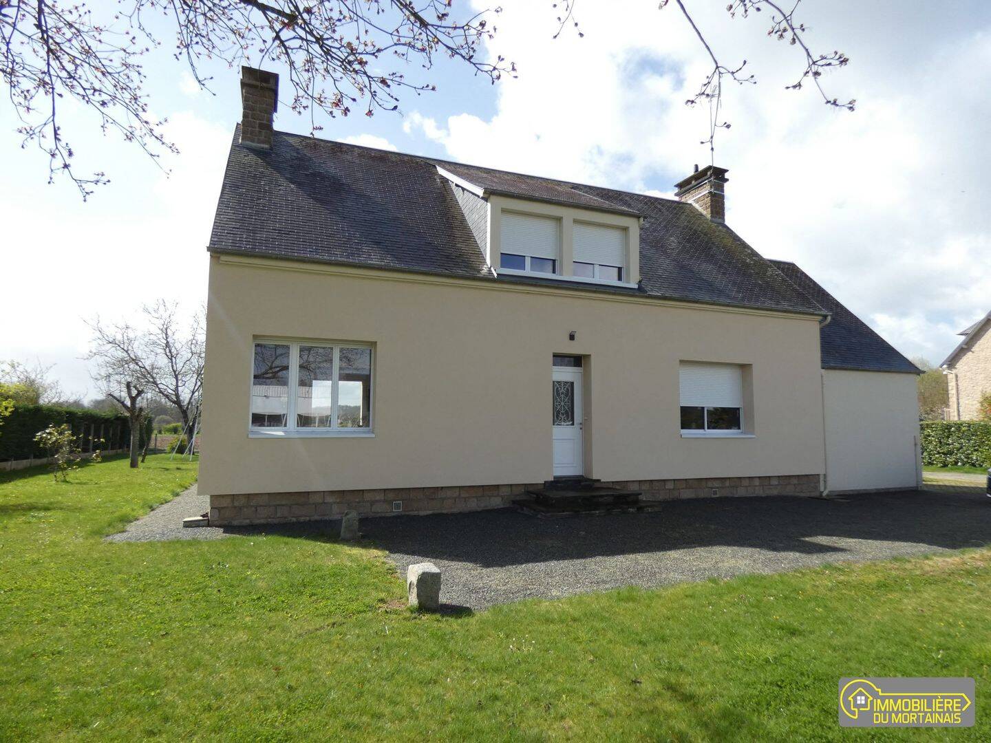 Maison 6 pièces 148 m² · à Saint-Hilaire-du-Harcouët · 147,7 m² · 369 000 €