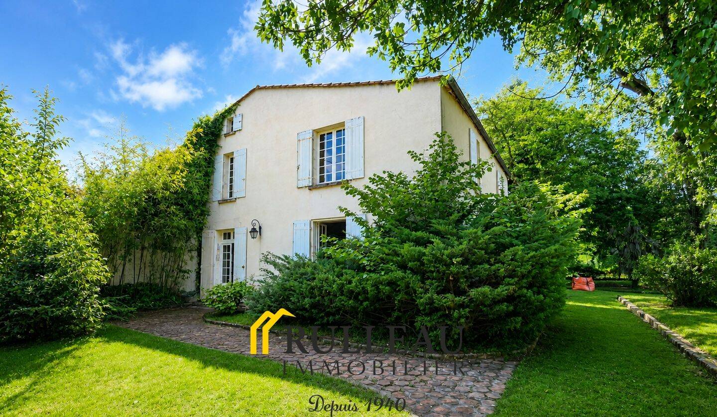 Maison 4 pièces 182 m² · à La Lande-de-Fronsac · 182 m² · 299 000 €