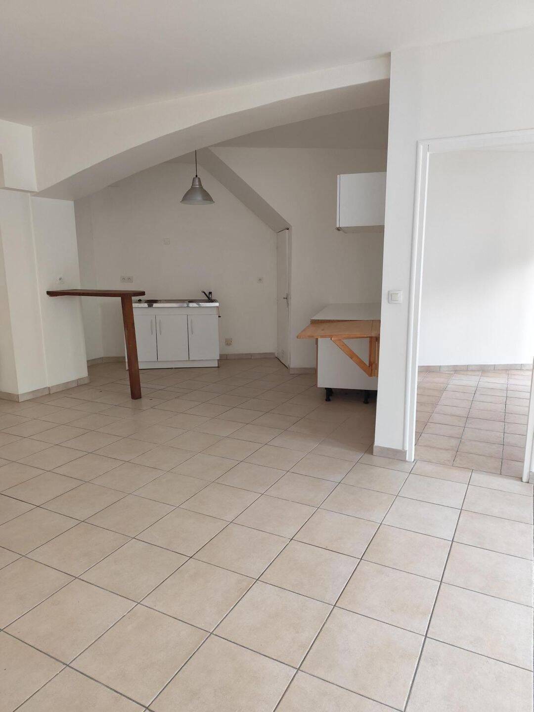 Appartement 3 pièces 81 m² · à Mehun-sur-Yèvre · 80,6 m² · 509 €/mois