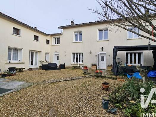 Maison à vendre 188 000 € 6 pièces 4 chambres 228 m² 1 231 m² de terrain Souvigné 16240