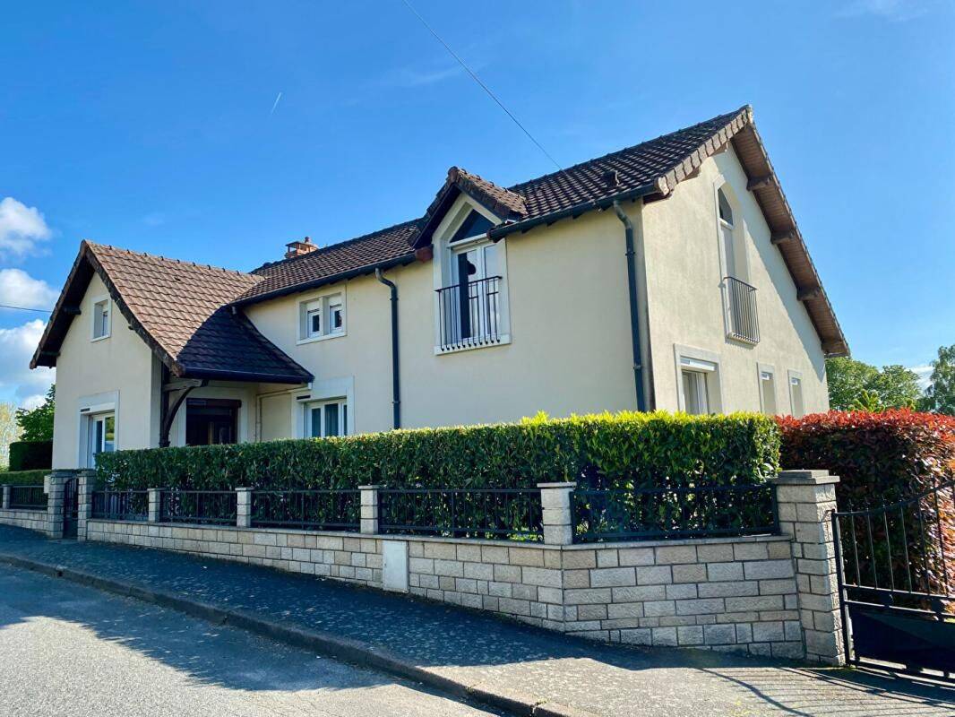 Maison 7 pièces 197 m² · à Sanvignes-les-Mines · 197 m² · 202 000 €