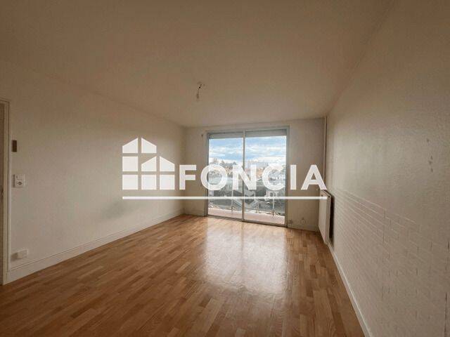 Appartement 1 pièce 32 m² · à Cholet · 32,3 m² · 506 €