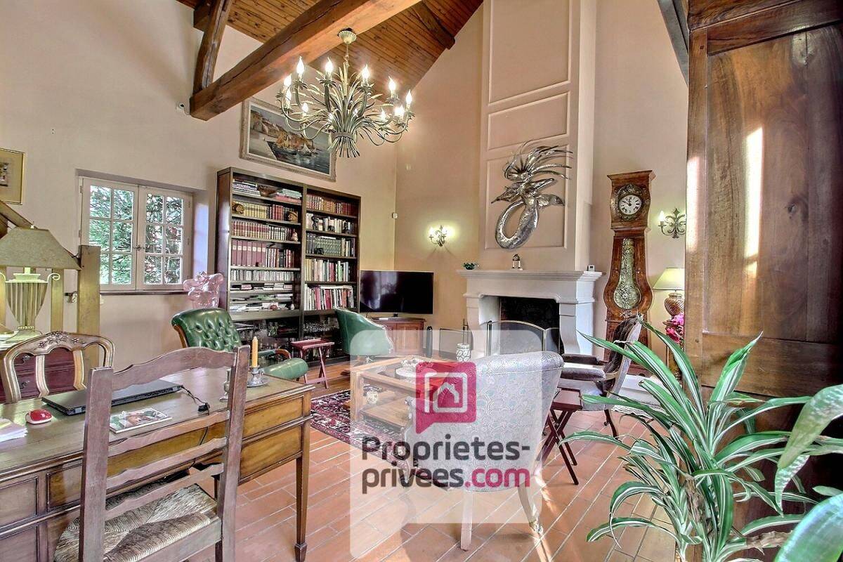 Maison 8 pièces 210 m² · à Villemandeur · 210 m² · 348 000 €
