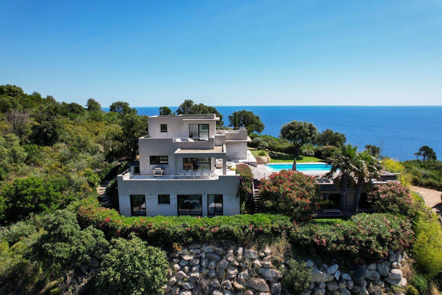 Maison 10 pièces 280 m² · à Zonza · 280 m² · 1 790 000 €
