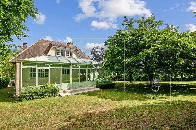 Maison 6 pièces 228 m² · à Mareil-Marly · 228 m² · 4 500 €/mois