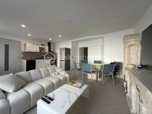 Appartement à vendre 150 000 € 3 pièces 2 chambres 75 m² RDC Ville Haute-Centre Montereau-Fault-Yonne 77130