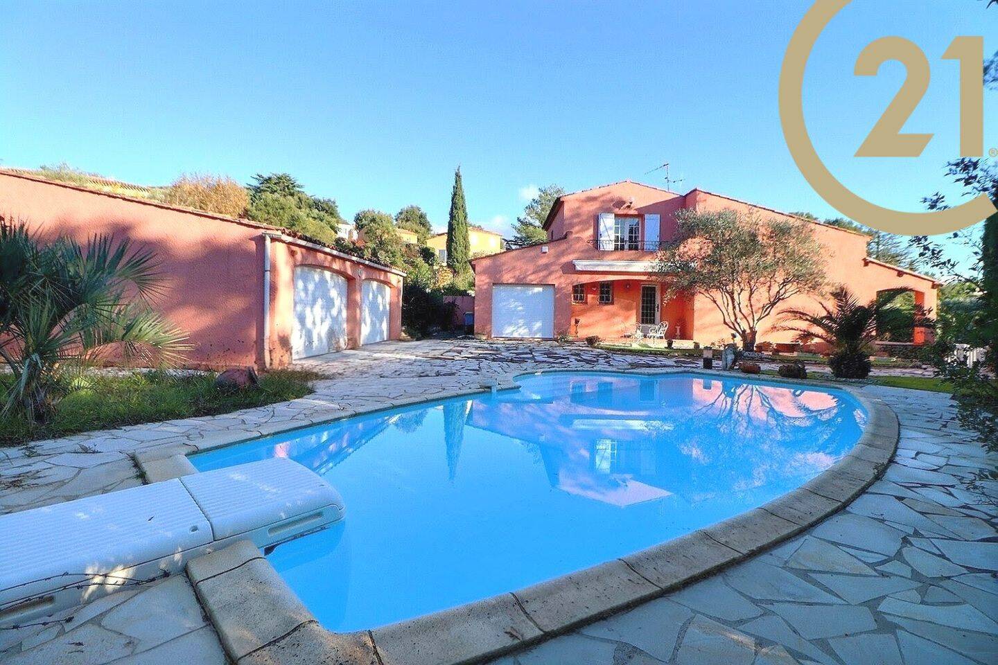 Maison 5 pièces 128 m² · à Saint-Raphaël · 128,3 m² · 675 000 €
