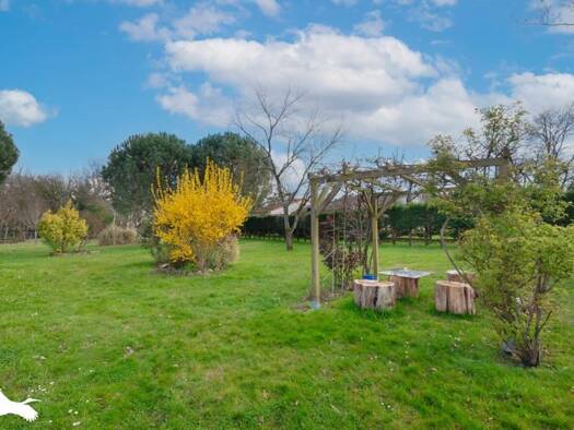 Maison de plain-pied à vendre 355 232 € 5 pièces 4 chambres 116 m² 2 500 m² de terrain Castelnau-d'Estrétefonds 31620