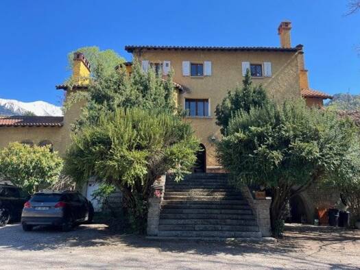 Maison à vendre 365 000 € 14 pièces 9 chambres 421 m² 1 800 m² de terrain Vernet-les-Bains 66820