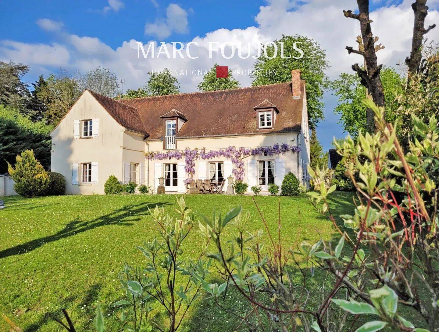 Maison 9 pièces 270 m² · à Senlis · 270 m² · 900 000 €