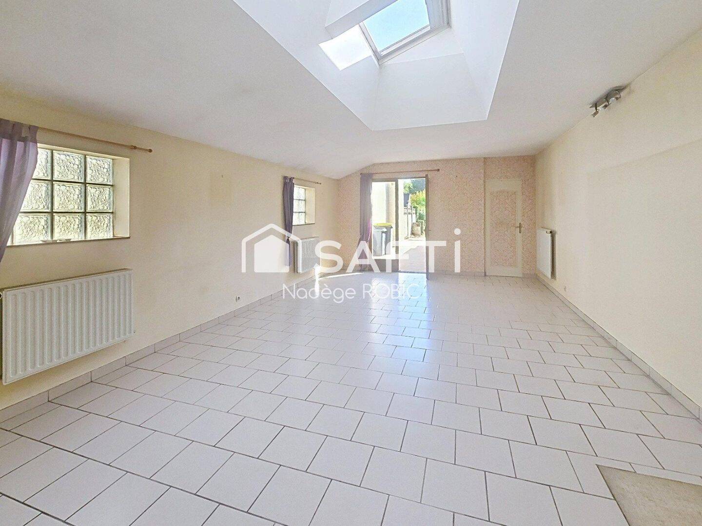 Maison 4 pièces 111 m² · à Seiches-sur-le-Loir · 111 m² · 179 000 €