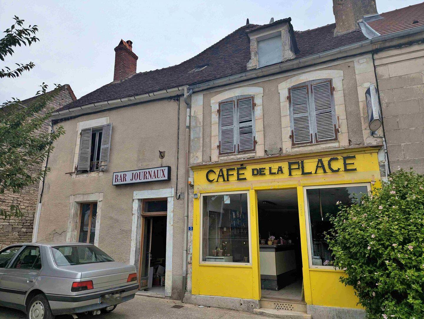 Maison 8 pièces 210 m² · à Courson-les-Carrières · 210 m² · 19 000 €