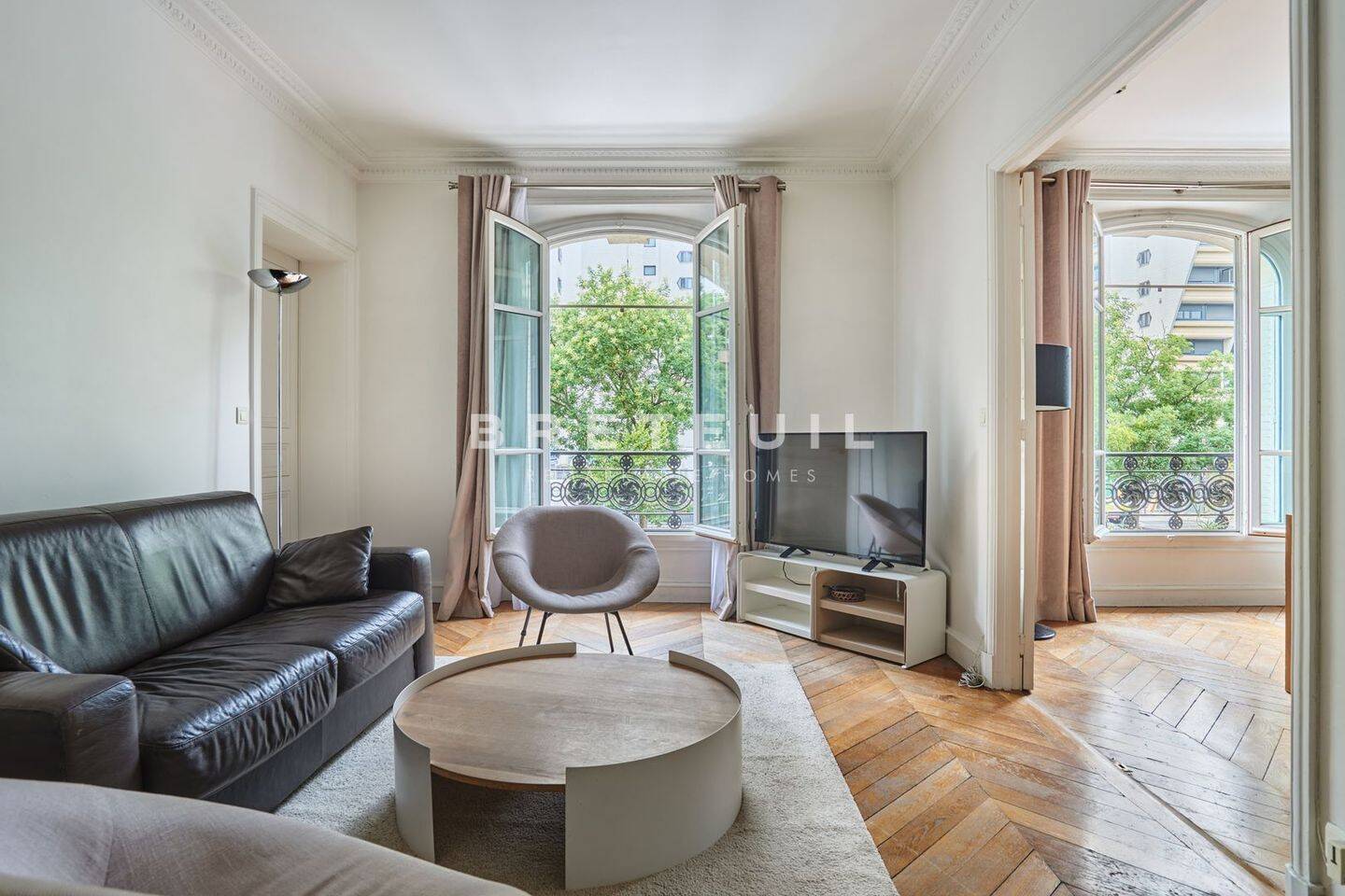 4 pièces 101 m² · à Paris 19ème Arrondissement · 101 m² · 2 590 €/mois