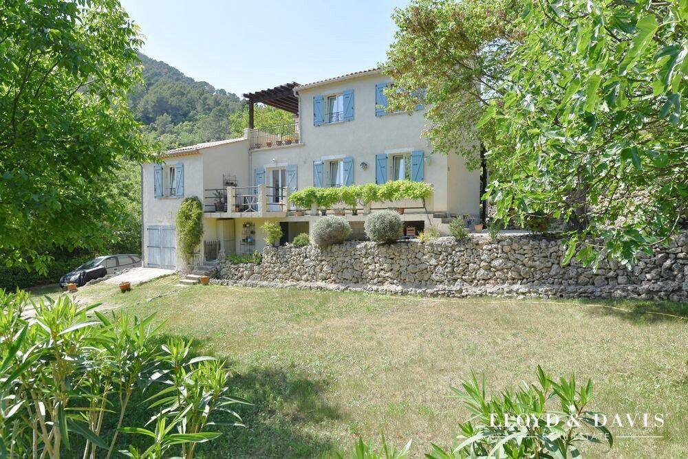 Maison 5 pièces 120 m² · à Claviers · 120 m² · 530 000 €