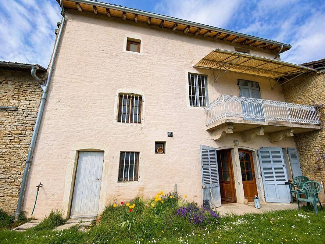 Maison 5 pièces 200 m² · à Uchizy · 200 m² · 232 000 €