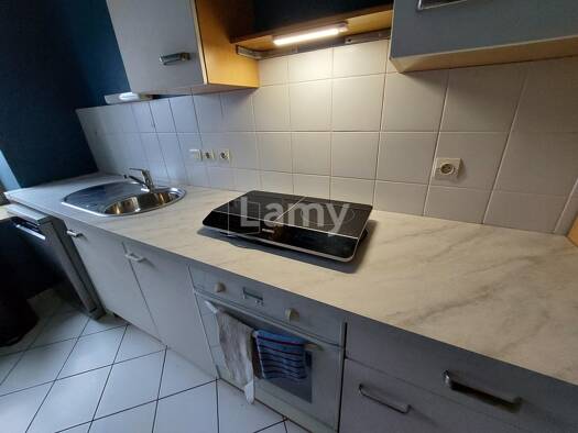 Appartement à louer 650 € 2 pièces 1 chambre 44,8 m² Étage 2/4 École-Valentin 25480