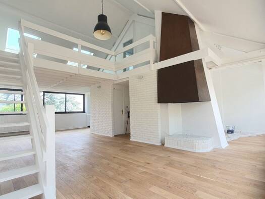 Duplex à louer 4 049 € 6 pièces 4 chambres 113 m² Étage 3/3 Montretout Saint-Cloud 92210