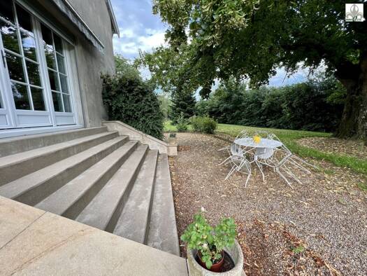 Maison à vendre 359 000 € 11 pièces 6 chambres 292 m² 3 785 m² de terrain Tournus 71700