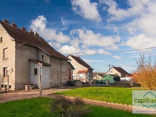 Maison à vendre 72 000 € 3 pièces 2 chambres 100 m² 584 m² de terrain Ciry-le-Noble 71420