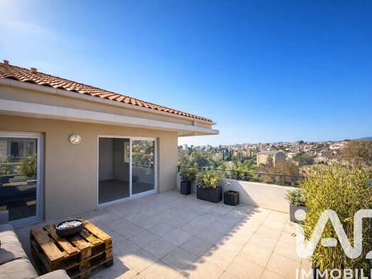 Appartement à vendre 259 000 € 3 pièces 2 chambres 60 m² Étage 4/4 La Croix Rouge Marseille 13ème arrondissement 13013