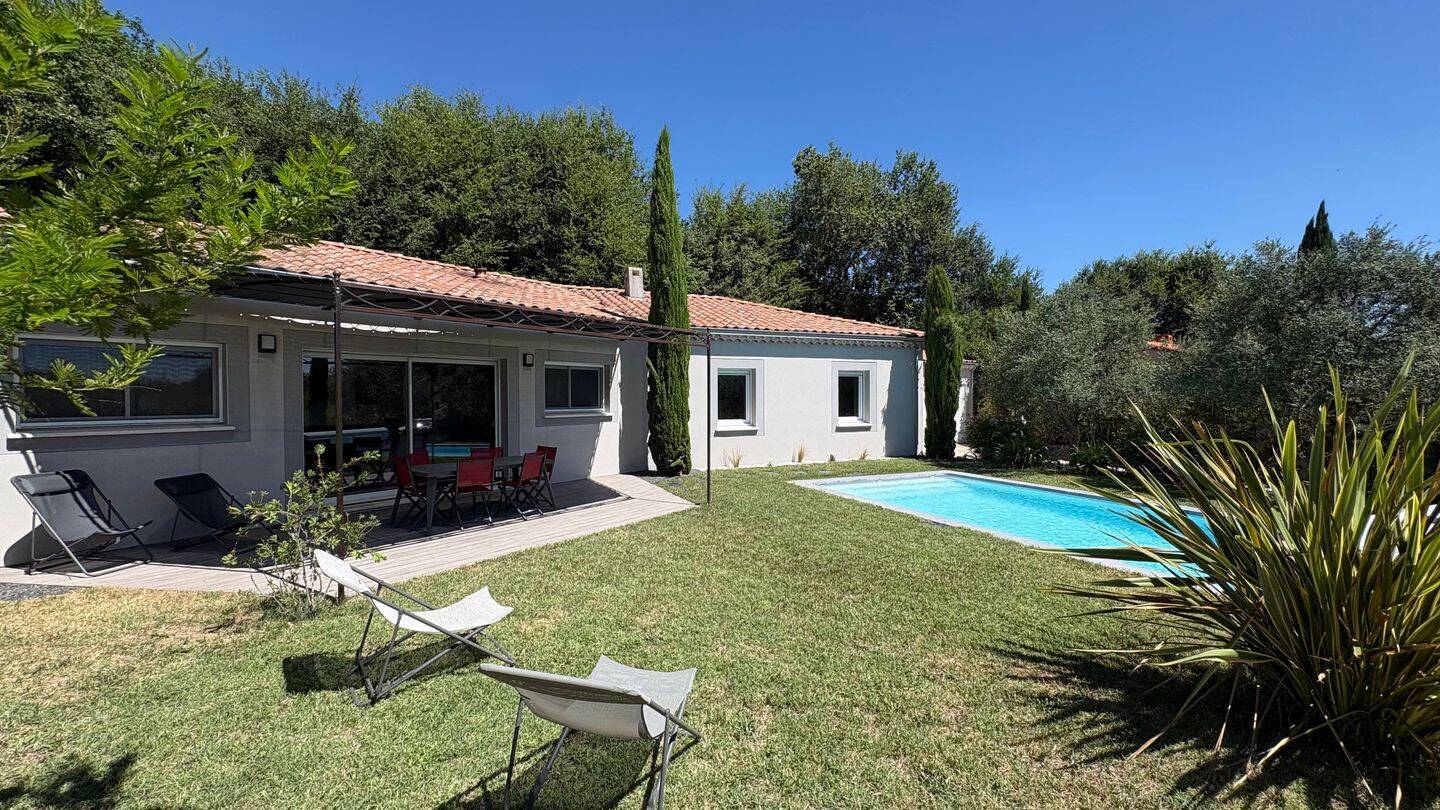 Maison 6 pièces 140 m² · à Saint-Montan · 140 m² · 375 000 €