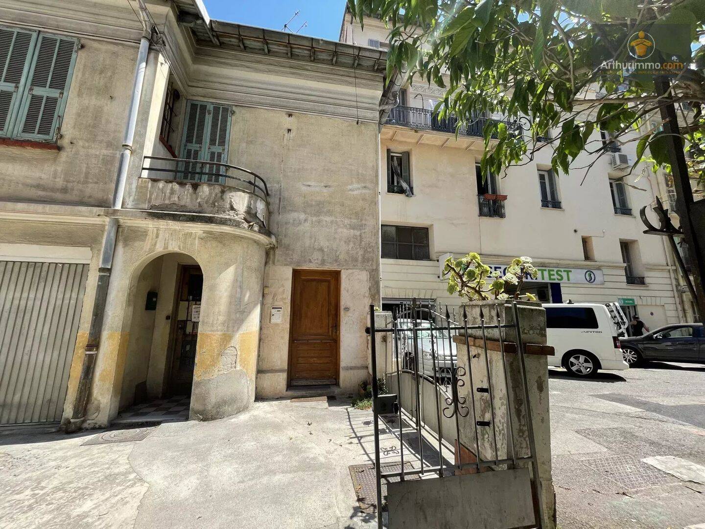 Appartement 6 pièces · à Nice · 248 000 €